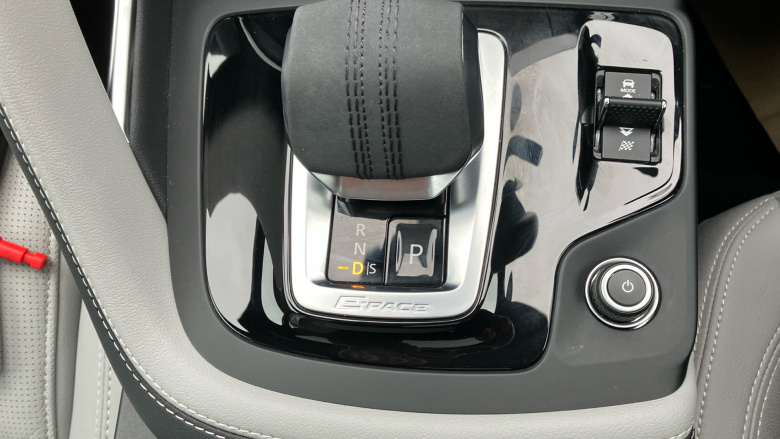 Jaguar E-Pace 2.0 D165 R-Dynamic Black 5dr Auto Diesel Estate